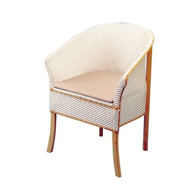 Chaise percée en bois de hêtre avec coussin fermé